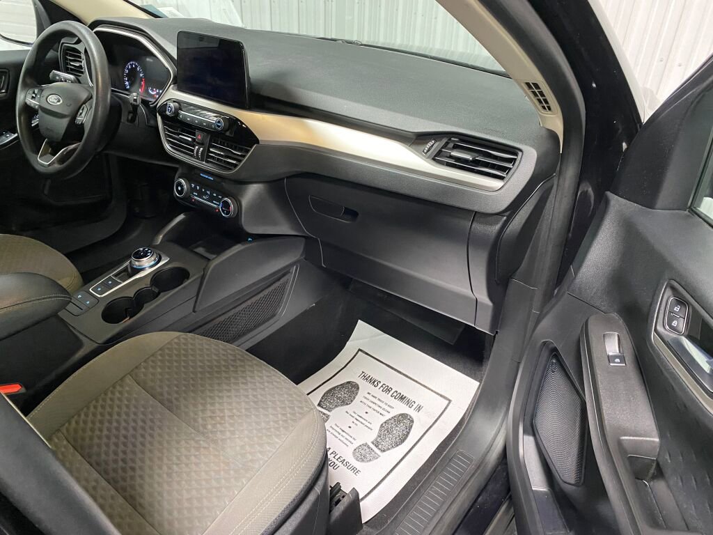 Used 2020 Ford Escape SE image 3