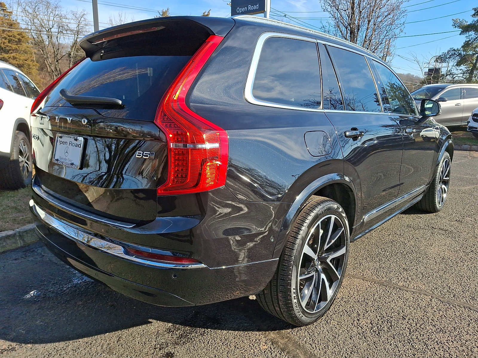 Used 2024 Volvo XC90 B5 Plus w/ Protection Package Premier AWD/4WD image 6