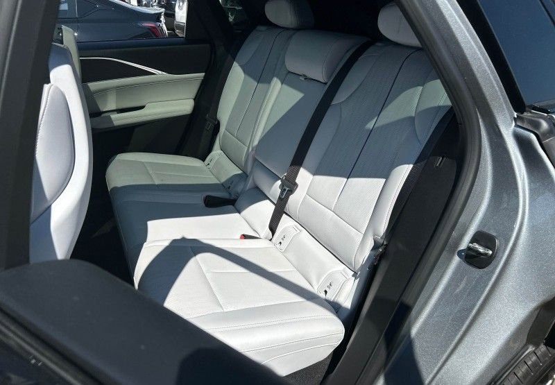 Used 2024 Cadillac Lyriq Sport w/ LPO, Floor Liner Package AWD/4WD image 10