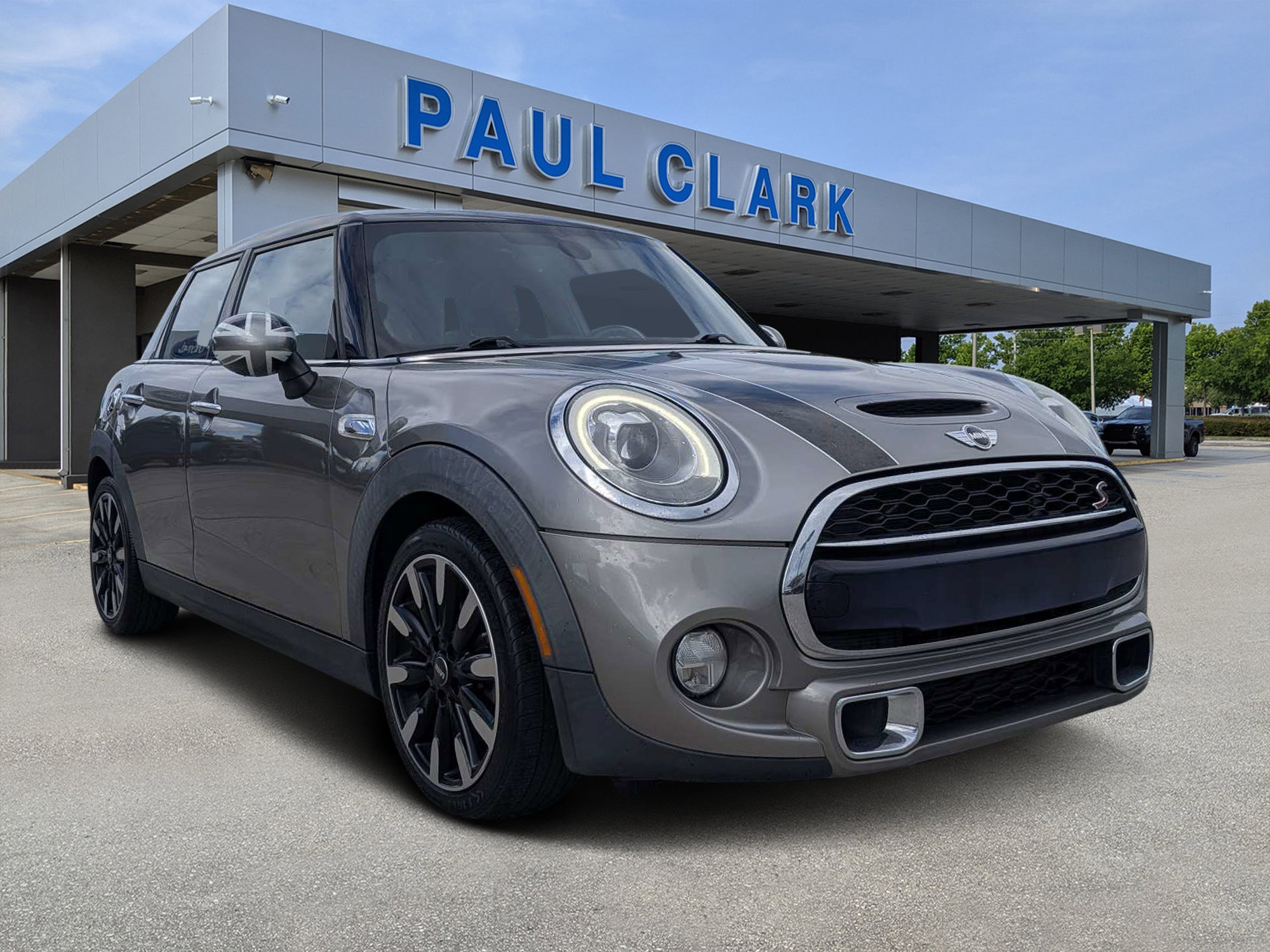 Used 2017 MINI Cooper S FWD image 1