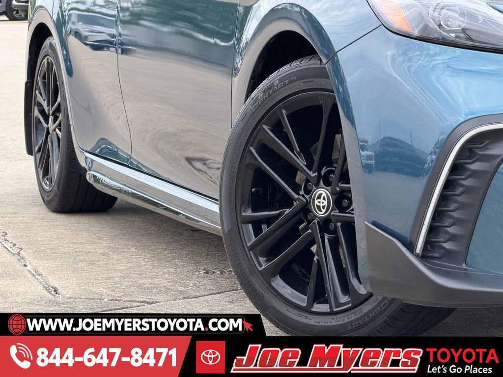 Used 2025 Toyota Camry SE w/ Multimedia Upgrade Package image 12