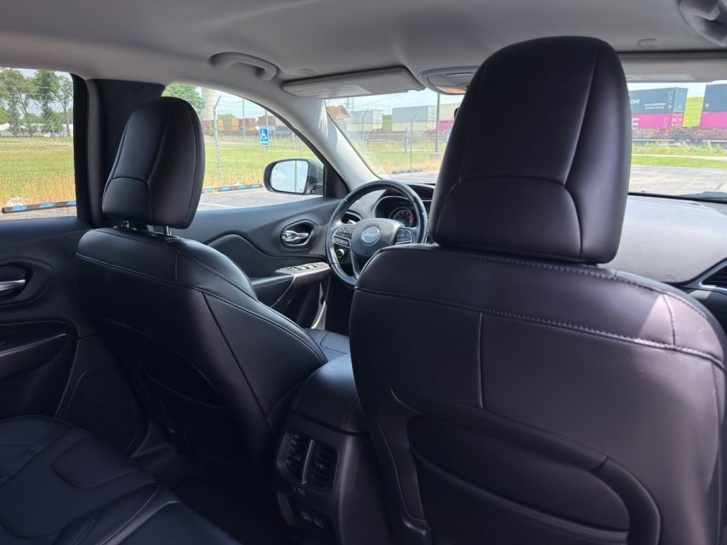 Used 2021 Jeep Cherokee Latitude Lux FWD image 30