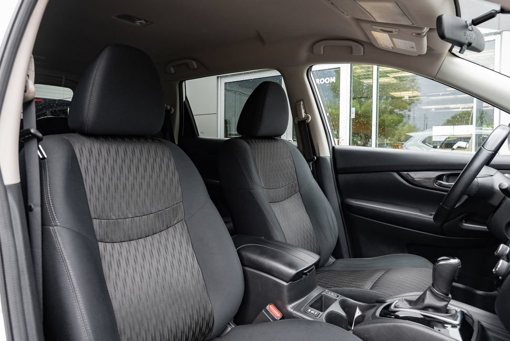 Used 2018 Nissan Rogue SV AWD/4WD image 26