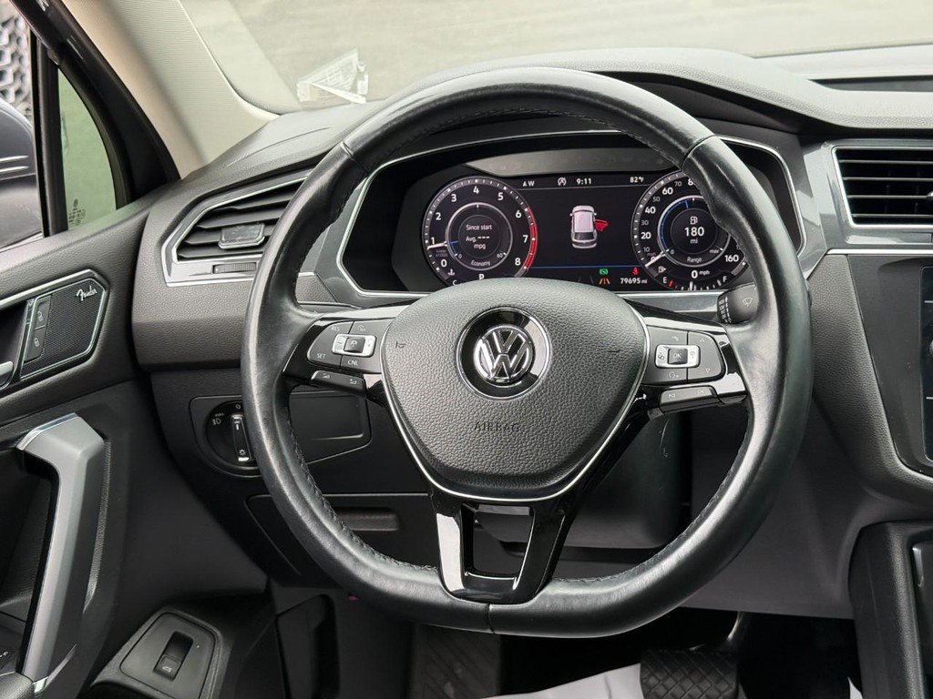 Used 2018 Volkswagen Tiguan SEL Premium AWD/4WD image 15