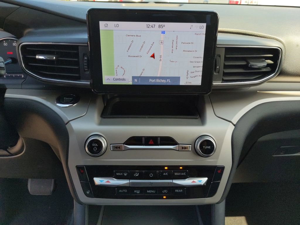 Certified 2022 Ford Explorer XLT w/ Equipment Group 202A image 18