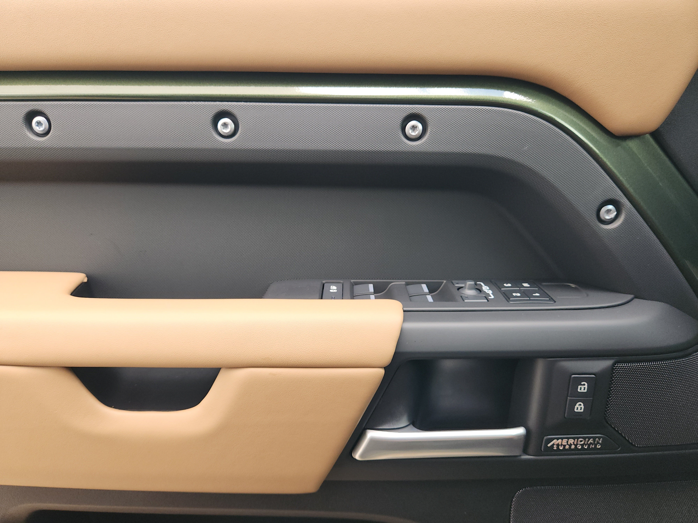 New 2026 Land Rover Defender 110 X-Dynamic SE AWD/4WD image 19