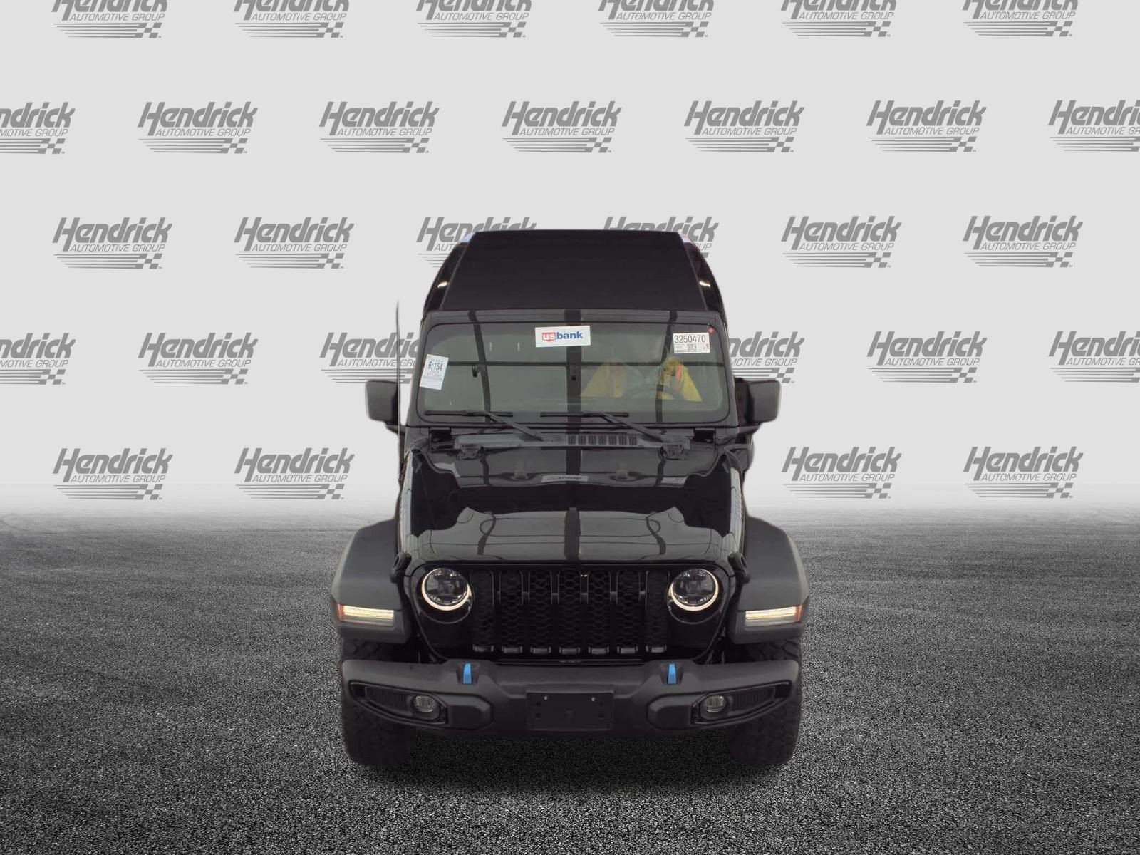 Used 2023 Jeep Wrangler Unlimited w/ Sun & Screen Package image 3