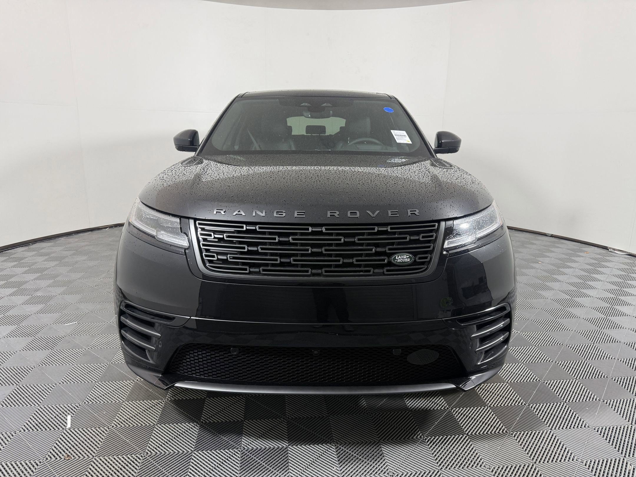 Used 2026 Land Rover Range Rover Velar Dynamic SE AWD/4WD image 5