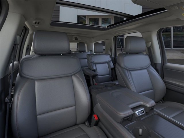 New 2025 Ford Expedition Active image 10