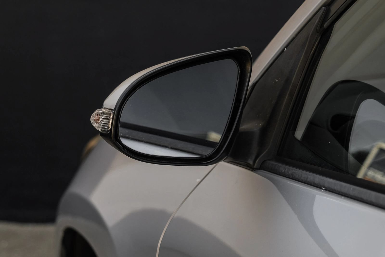 Used 2014 Toyota RAV4 EV FWD image 37