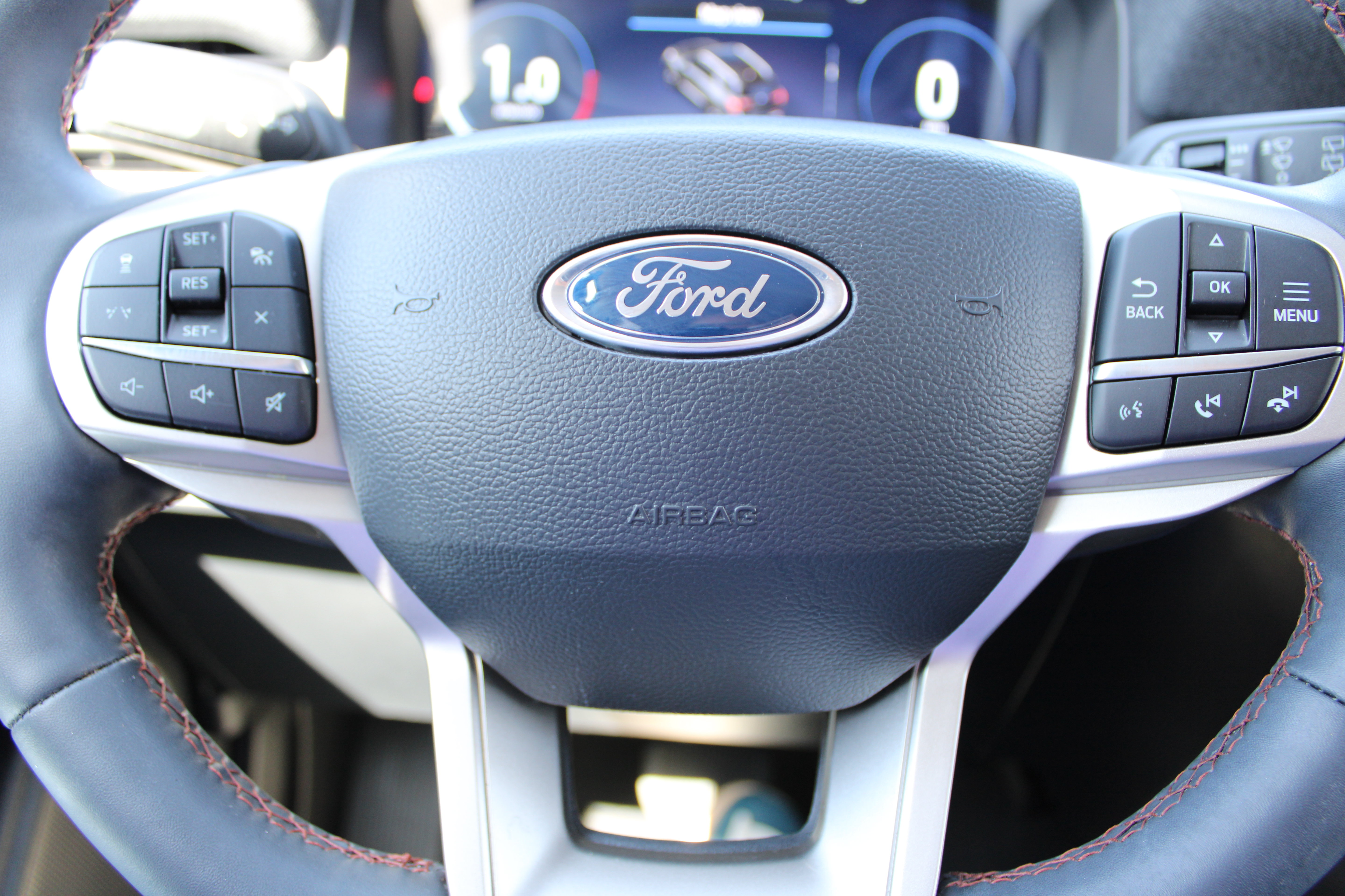 Used 2025 Ford Explorer Active w/ Active Comfort Package AWD/4WD image 19