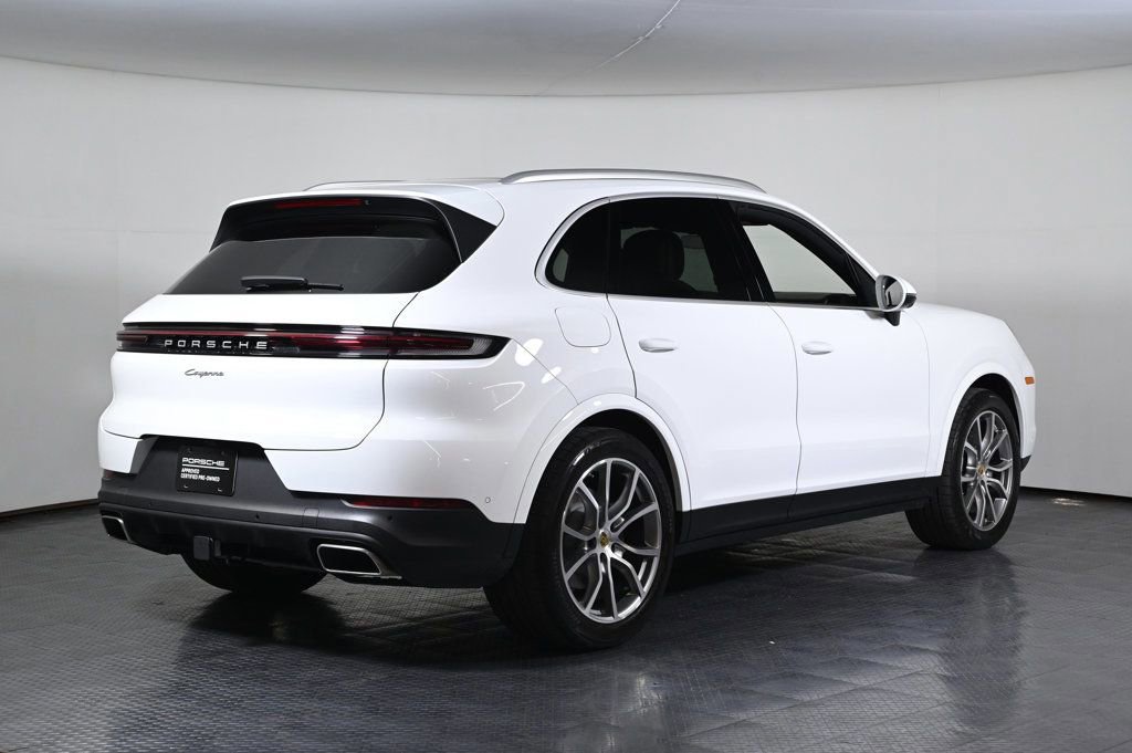 Certified 2024 Porsche Cayenne image 7