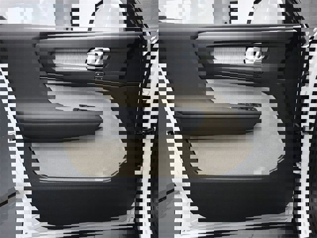 New 2025 Volvo XC40 B5 Plus w/ Protection Package Premier image 18