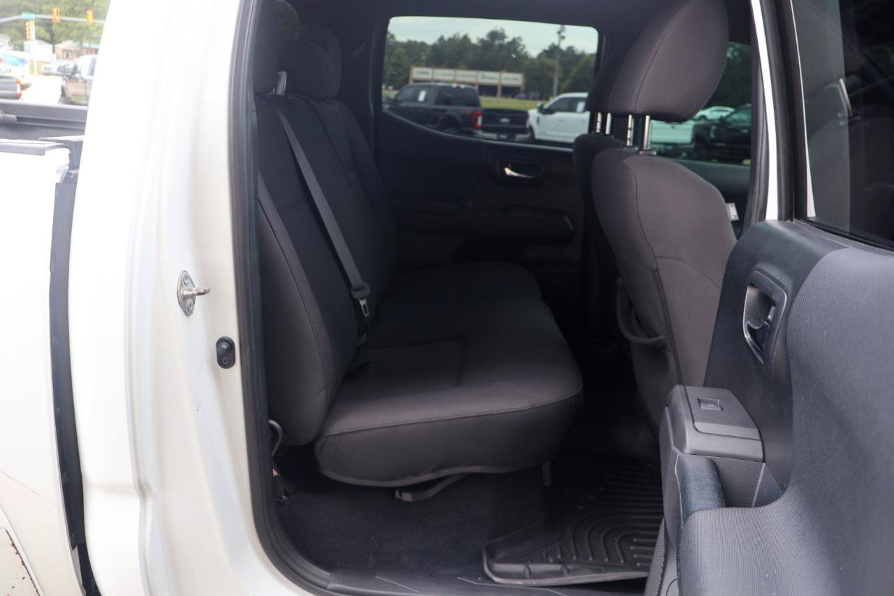 Used 2017 Toyota Tacoma TRD Sport w/ Tow Package (A/T) AWD/4WD image 11
