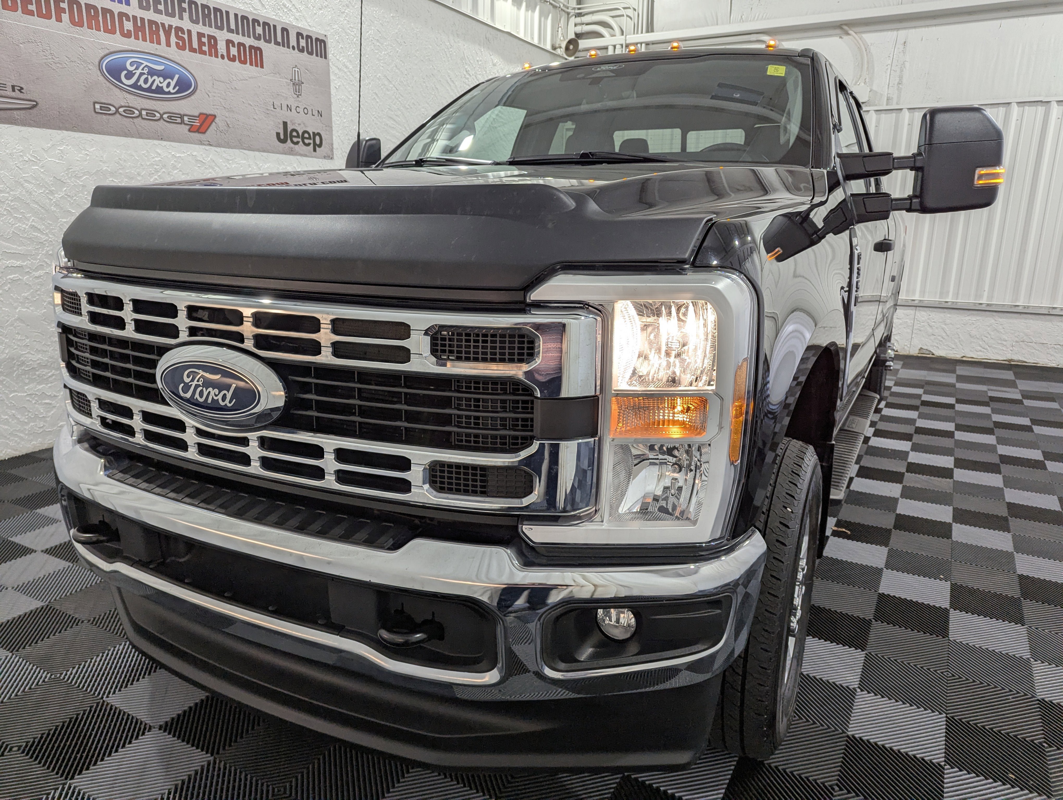Used 2024 Ford F350 XLT AWD/4WD image 2