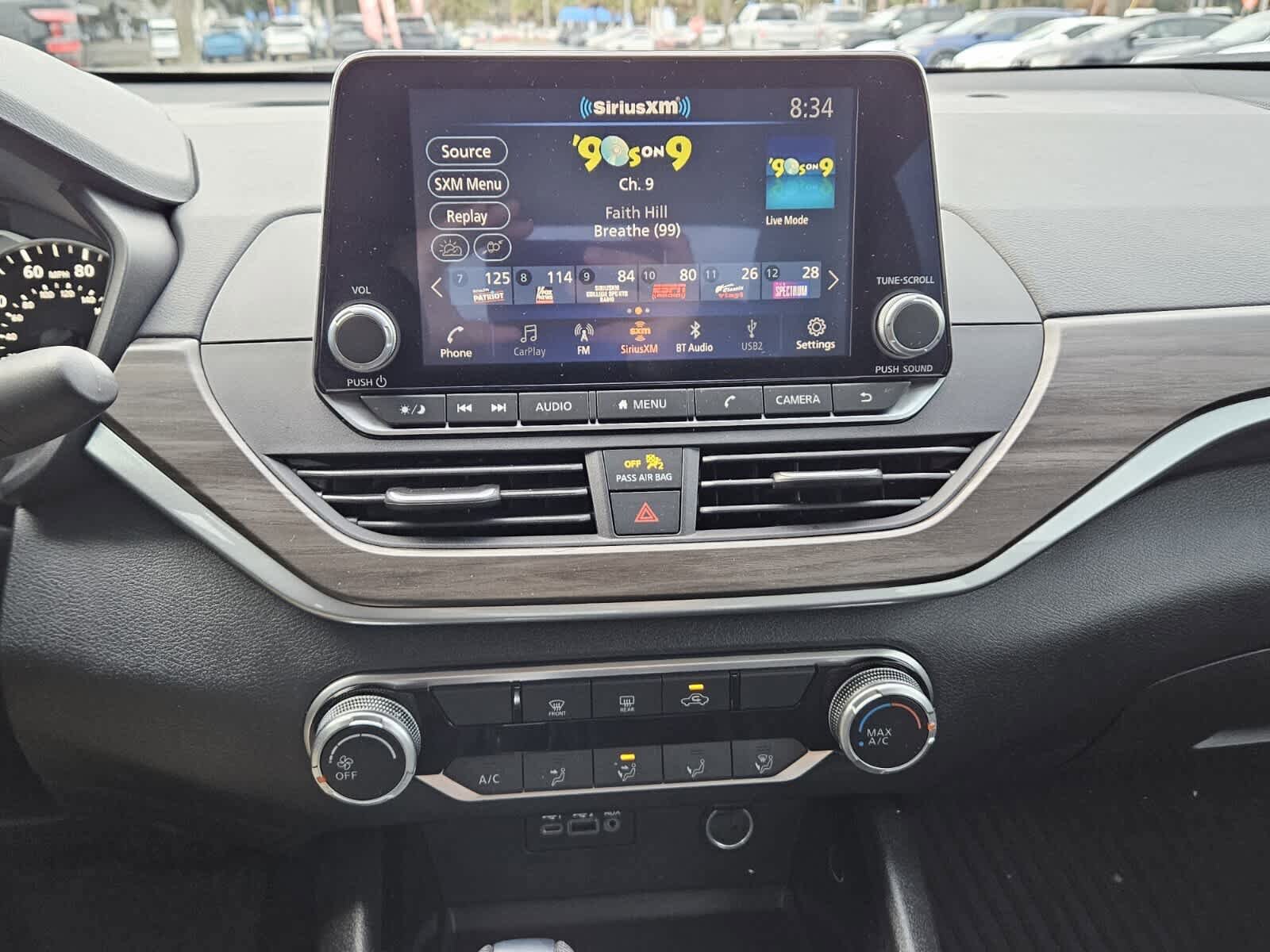 Used 2024 Nissan Altima 2.5 SV image 8
