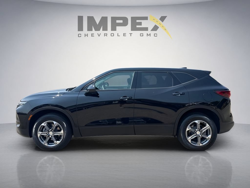 Used 2023 Chevrolet Blazer LT w/ LPO, Floor Liner Package FWD image 2
