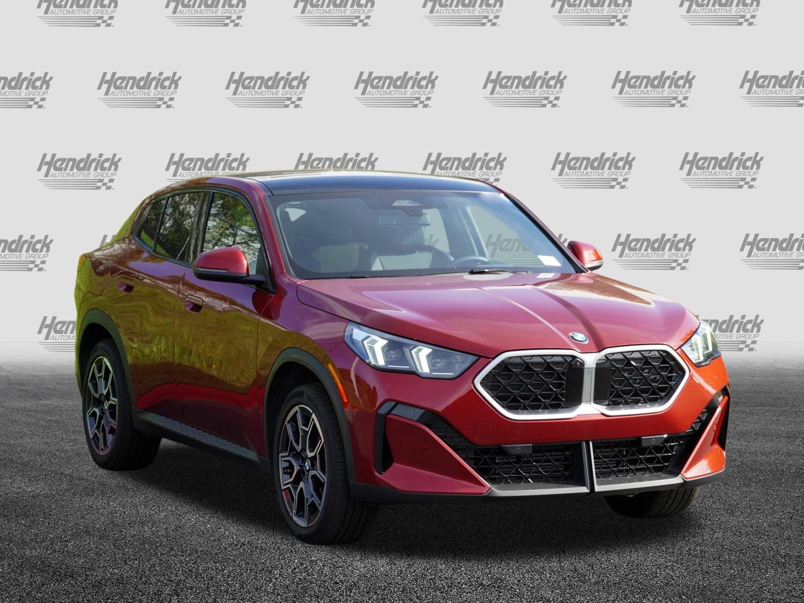 Used 2025 BMW X2 xDrive28i w/ Premium Package AWD/4WD image 3