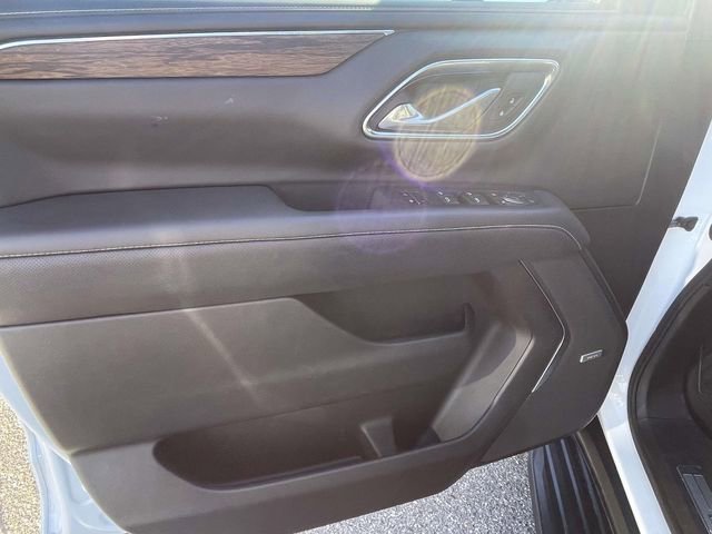 Used 2023 Chevrolet Suburban Premier image 18