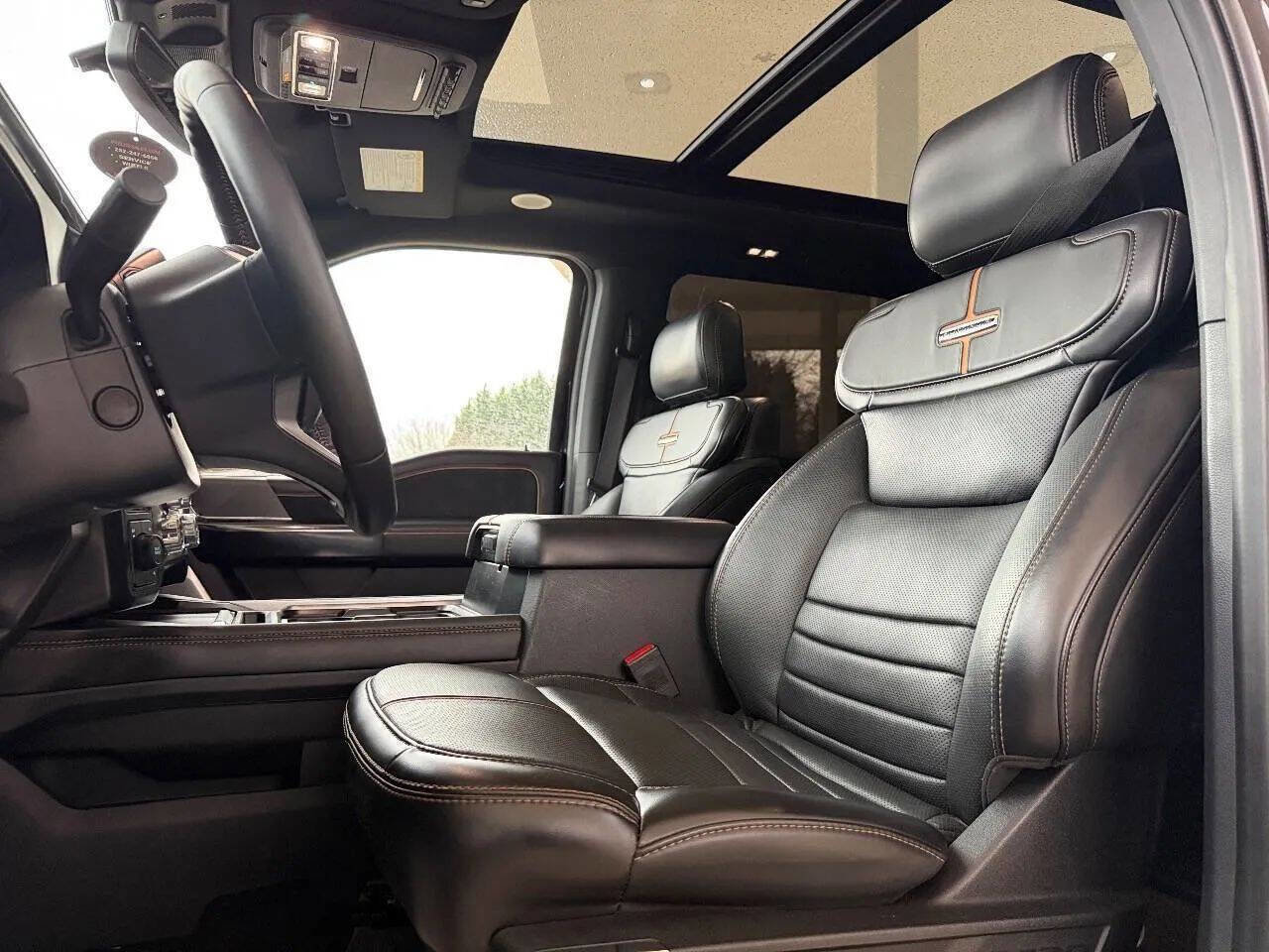 Used 2024 Ford F450 Platinum w/ FX4 Off-Road Package image 16