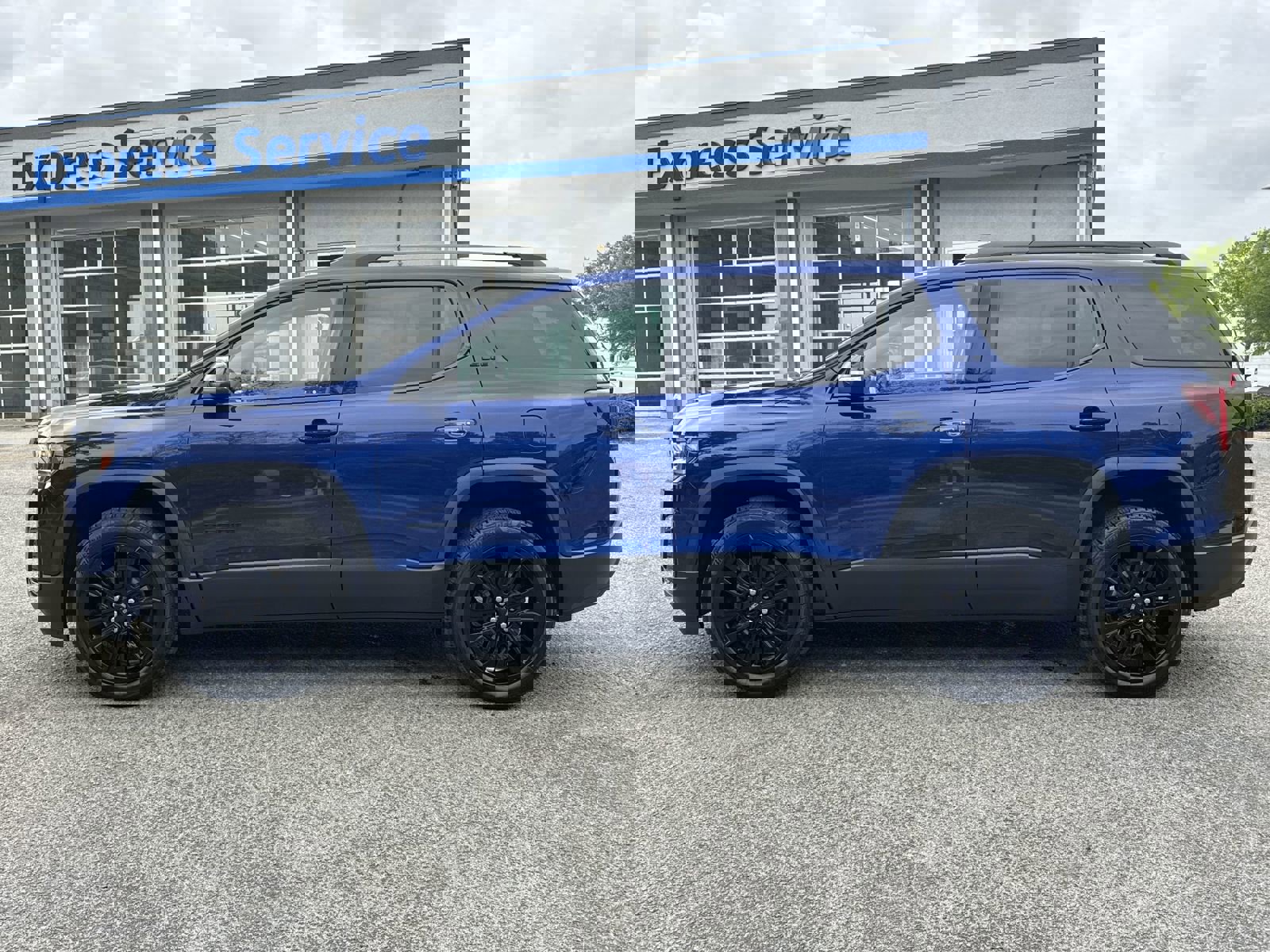 Certified 2023 GMC Acadia SLE w/ Driver Convenience Package image 7