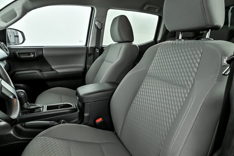 Used 2022 Toyota Tacoma SR AWD/4WD image 17