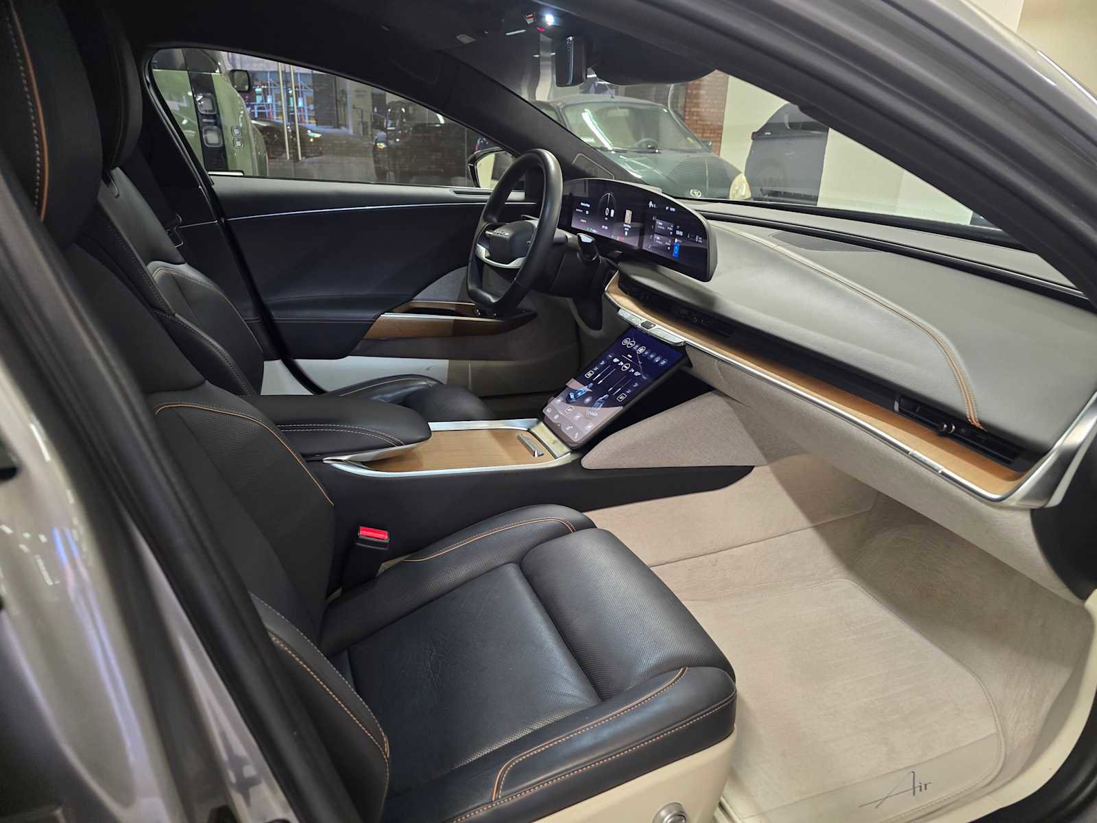 Used 2023 Lucid Air Touring image 11