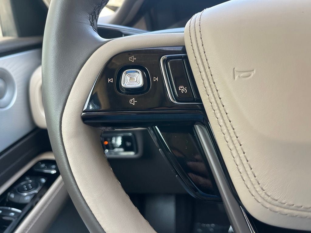 Certified 2023 Lincoln Aviator Reserve w/ Equipment Group 201A AWD/4WD image 28
