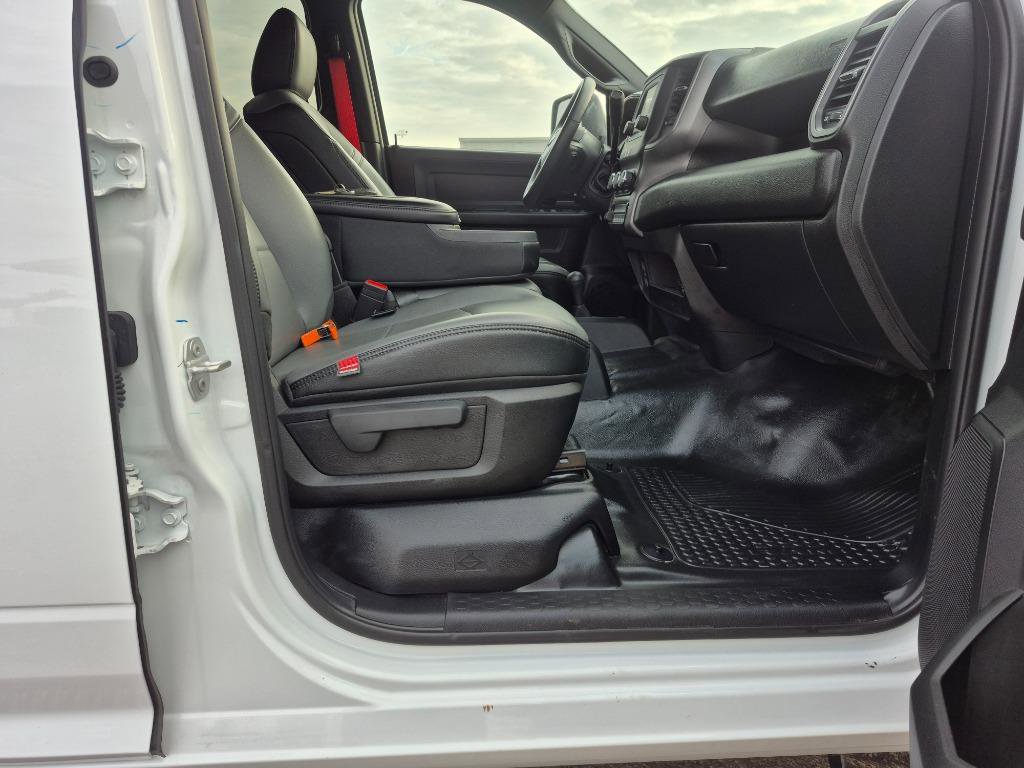 Used 2024 RAM 5500 Tradesman w/ Safety Group image 30