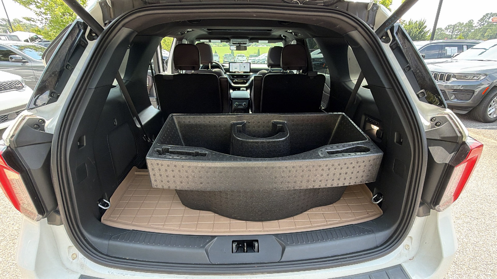 Used 2025 Ford Explorer Platinum w/ Ultimate Package RWD image 13