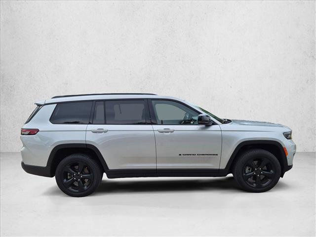 Used 2024 Jeep Grand Cherokee L Limited w/ Luxury Tech Group II AWD/4WD image 3