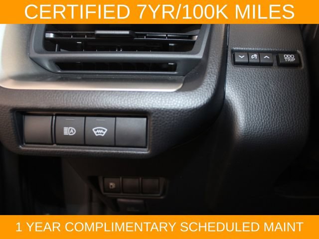 Used 2025 Toyota Prius LE FWD image 19