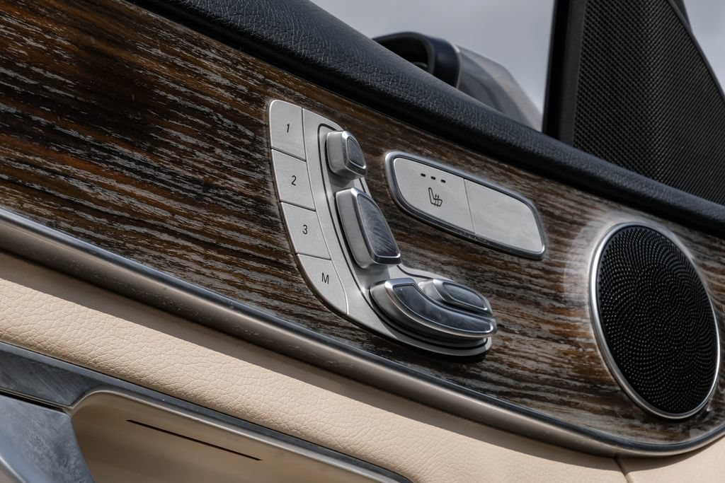 Used 2019 Mercedes-Benz C 300 Sedan image 41