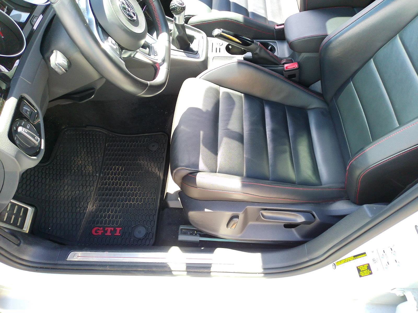Used 2019 Volkswagen GTI SE w/ SE Experience Package FWD image 13