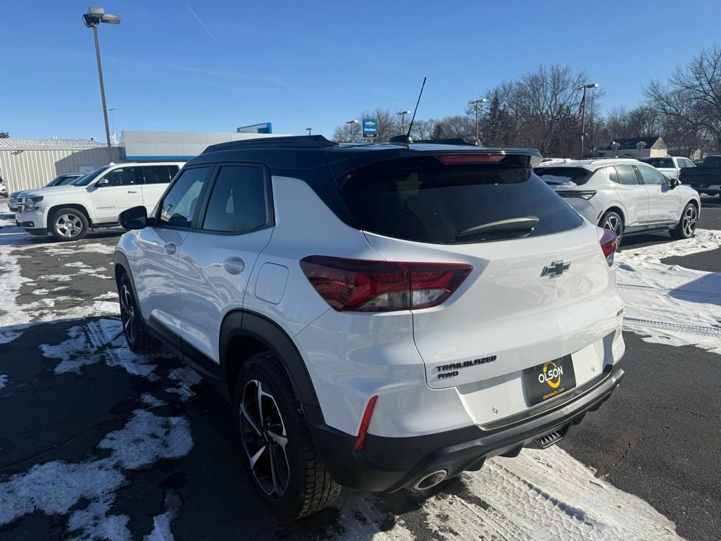 Used 2021 Chevrolet TrailBlazer RS w/ Sun and Liftgate Package image 3
