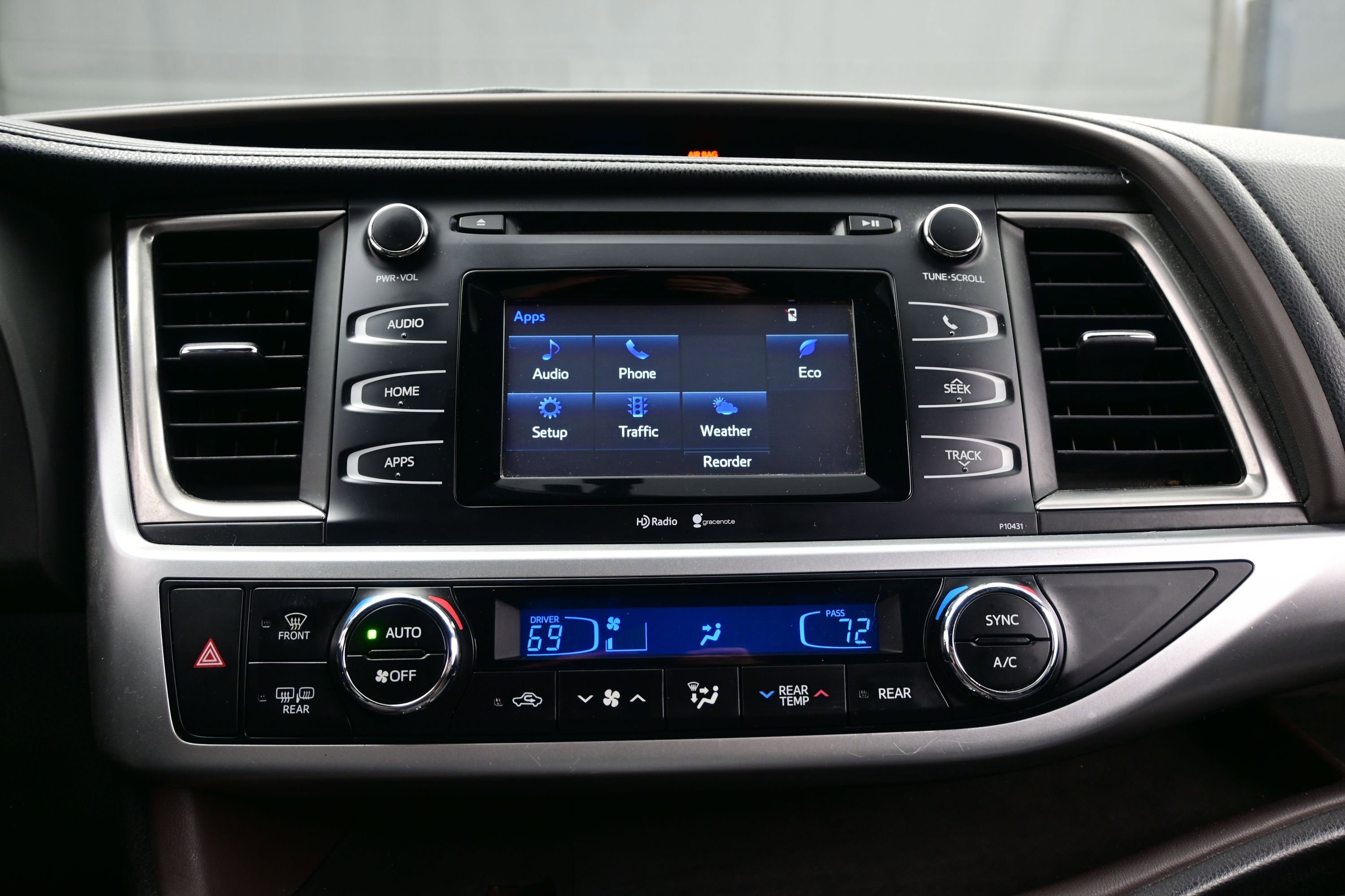 Used 2014 Toyota Highlander Plus AWD/4WD image 19