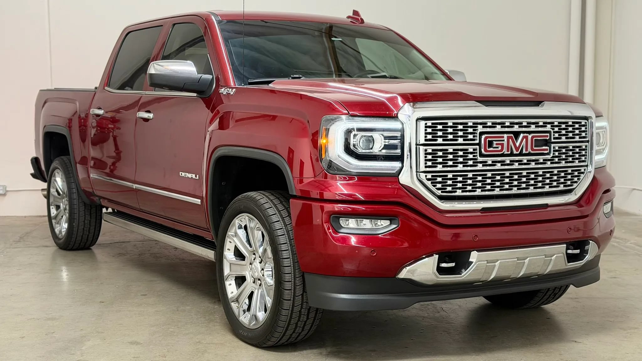 Used 2018 GMC Sierra 1500 Denali w/ Denali Ultimate Package AWD/4WD image 2