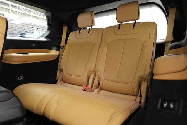 Used 2023 Jeep Grand Cherokee L Summit w/ Luxury Tech Group V AWD/4WD image 33