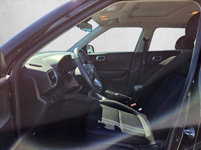 Used 2024 Hyundai Venue SEL FWD image 10