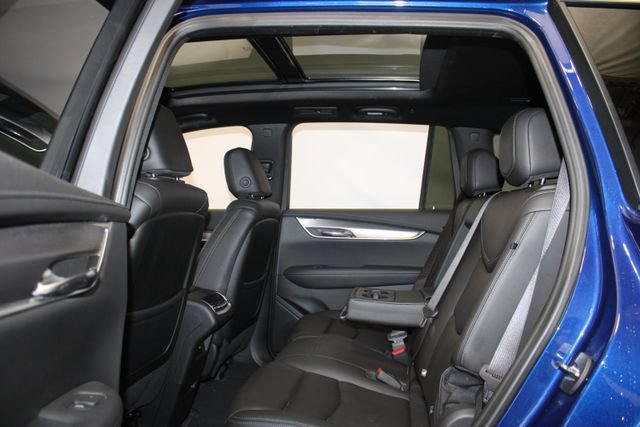 Certified 2023 Cadillac XT6 Luxury AWD/4WD image 9