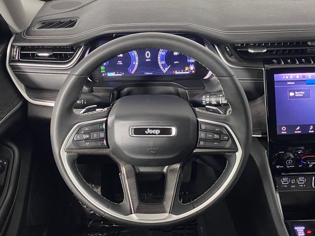 Used 2023 Jeep Grand Cherokee Limited AWD/4WD image 16