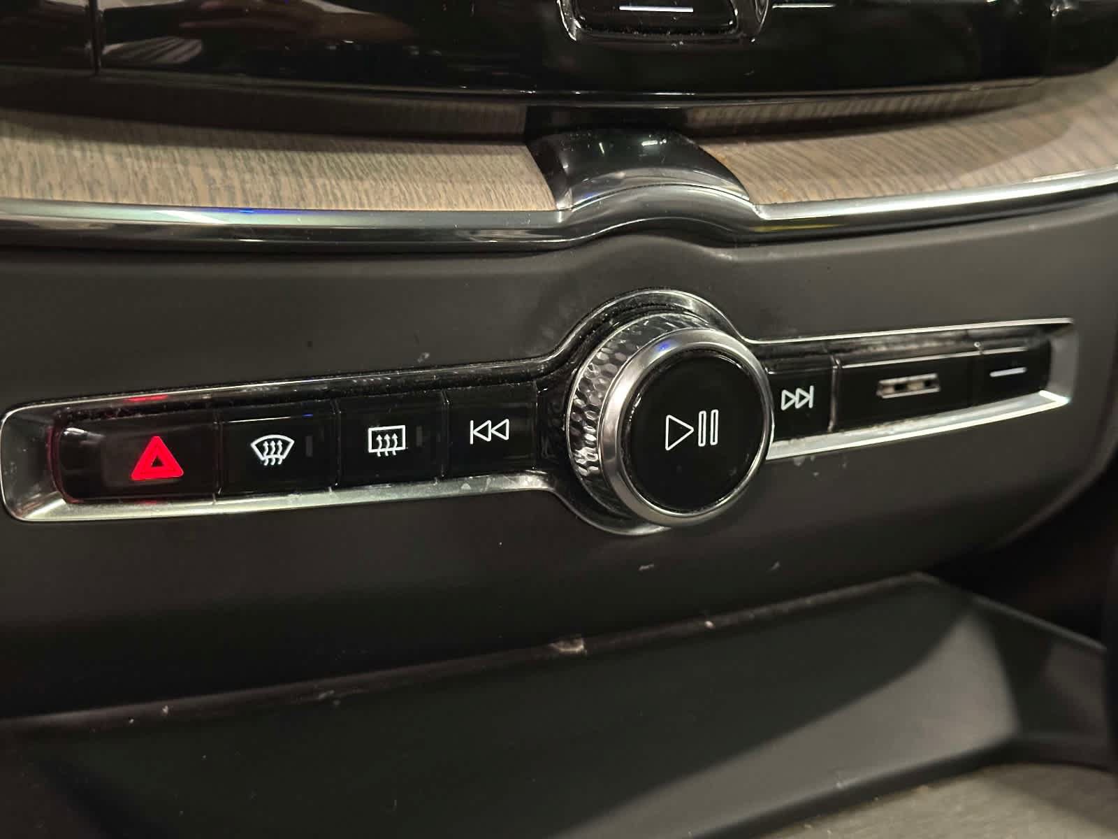 Used 2019 Volvo XC60 T6 Inscription AWD/4WD image 24