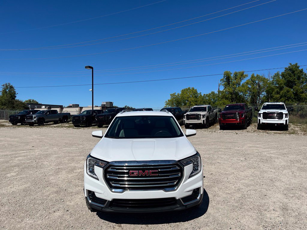 Used 2023 GMC Terrain SLT FWD image 3