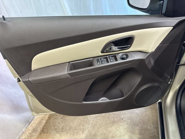 Used 2013 Chevrolet Cruze LTZ FWD image 23
