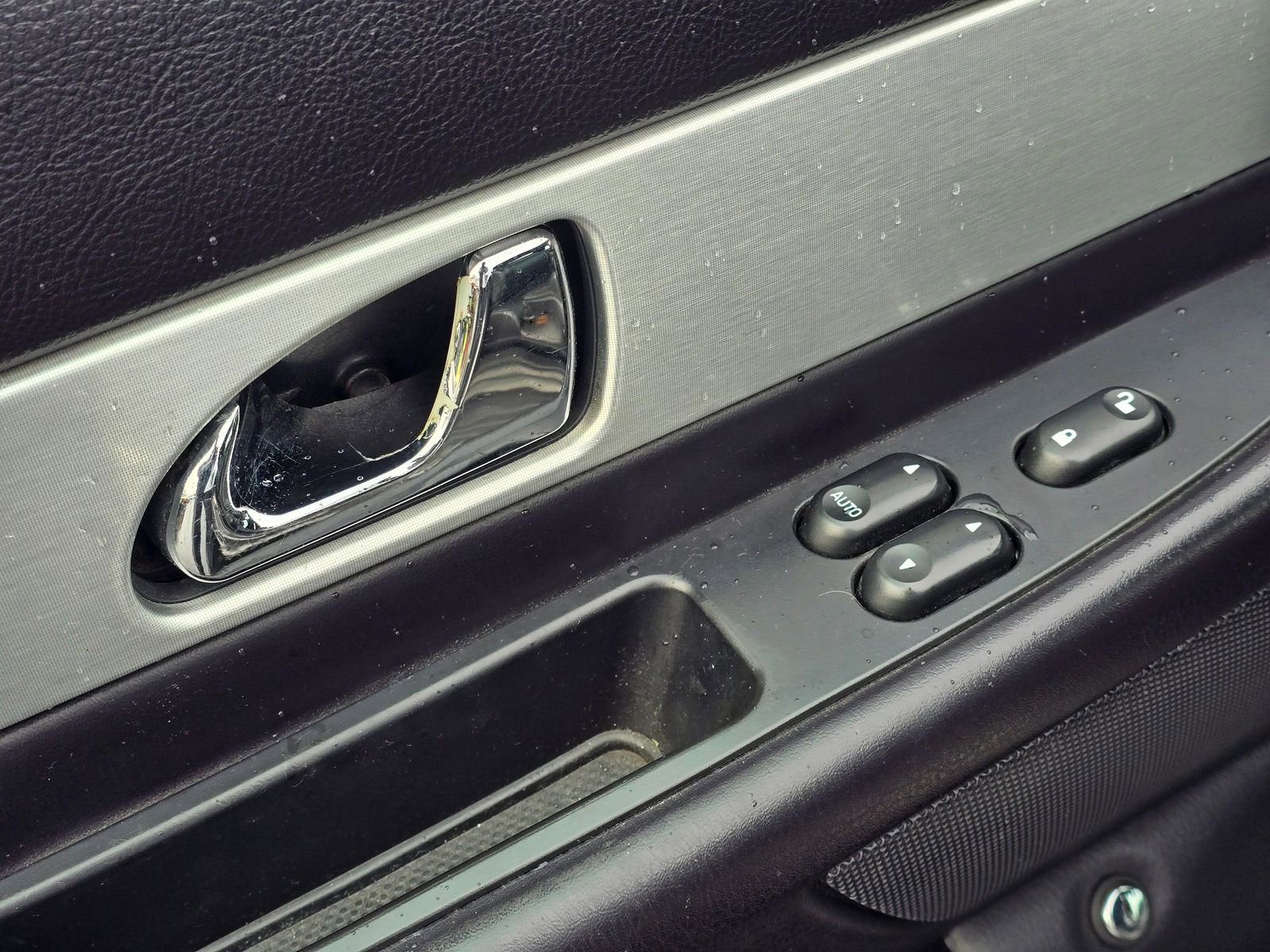 Used 2003 Ford Thunderbird image 26