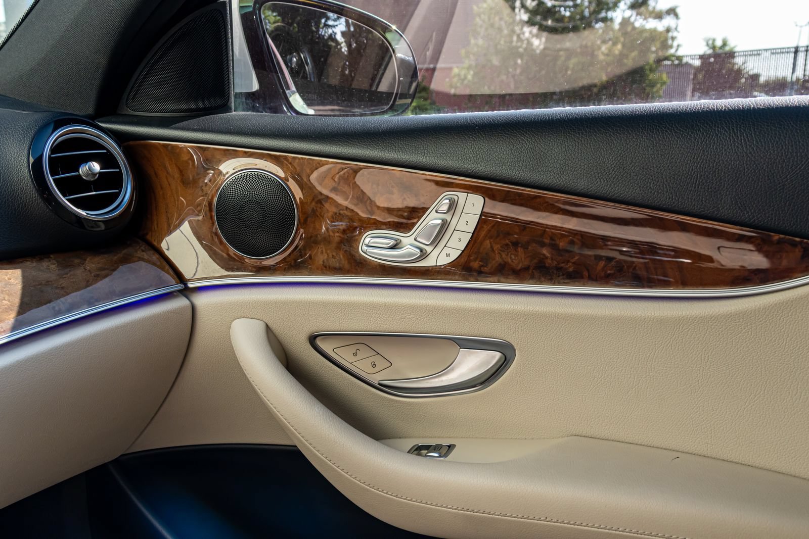 Used 2017 Mercedes-Benz E 300 image 23