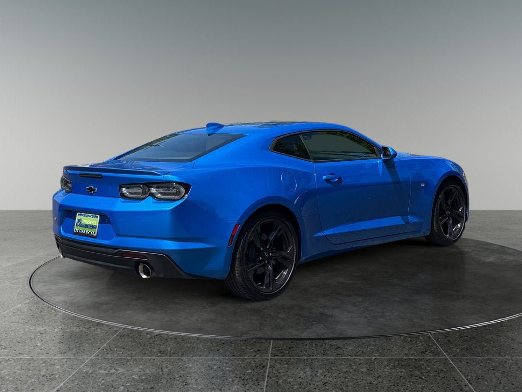 Used 2024 Chevrolet Camaro LT w/ RS Package RWD image 10