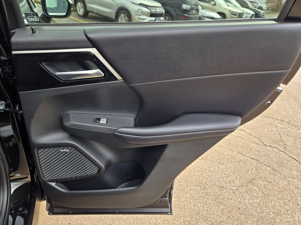 New 2026 Mitsubishi Outlander SE AWD/4WD image 9