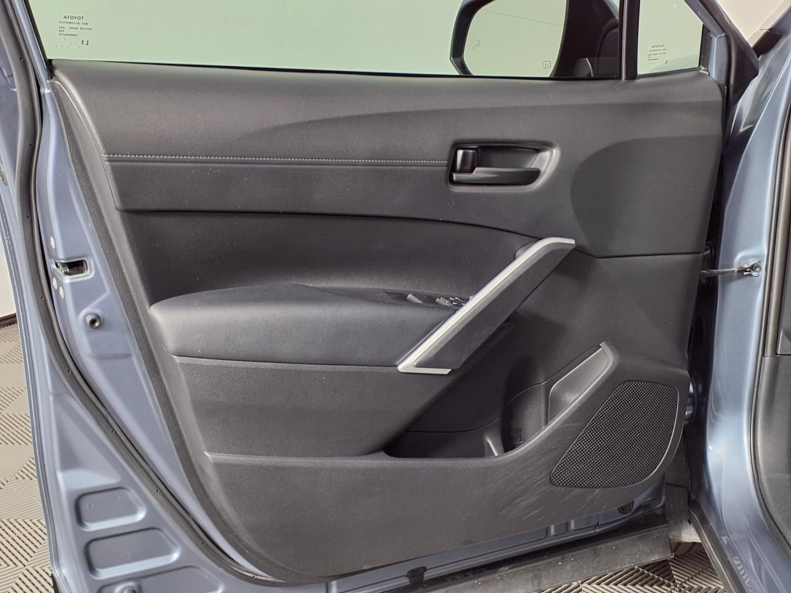 Used 2024 Toyota Corolla Cross LE image 20