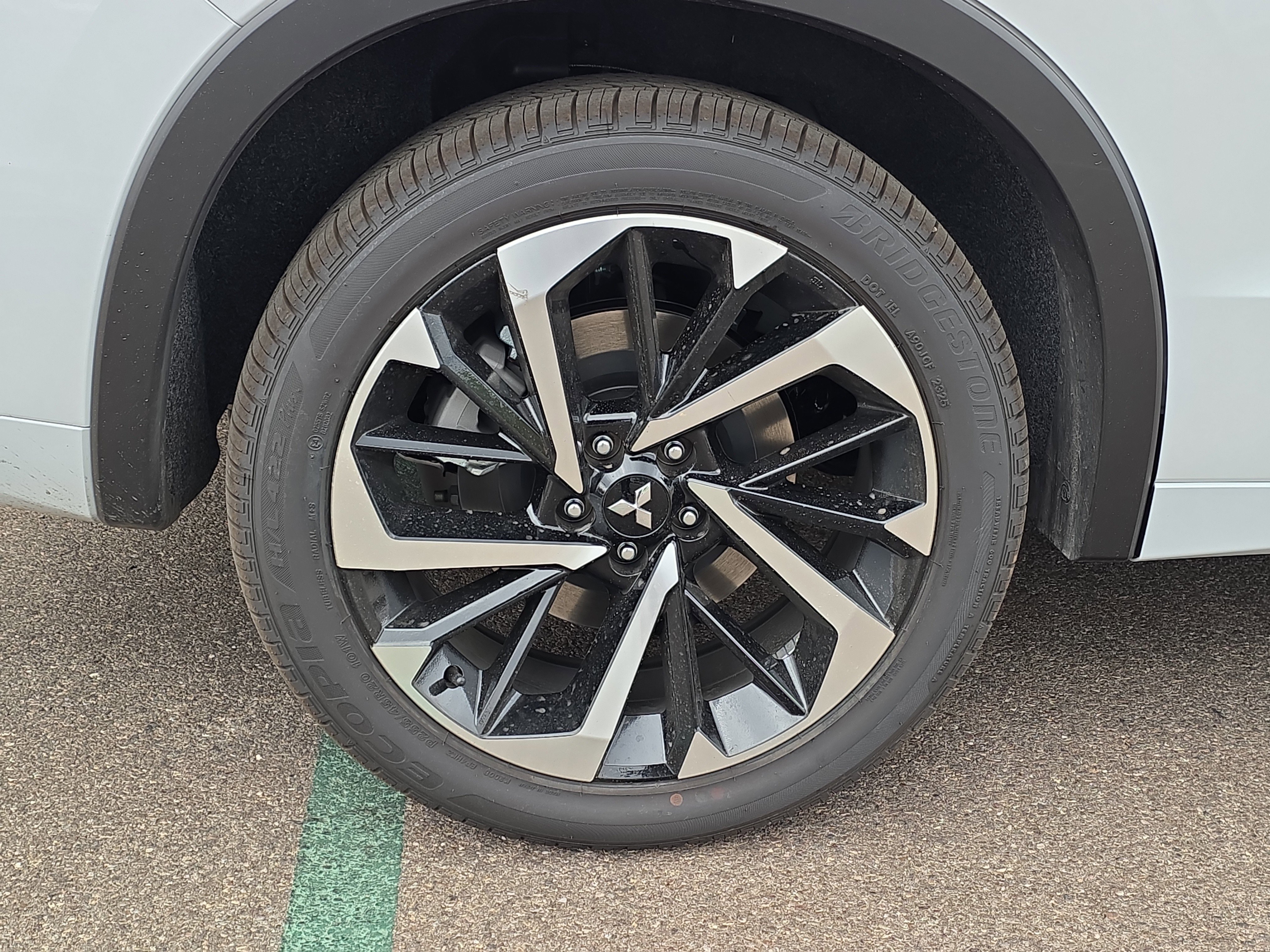 New 2025 Mitsubishi Outlander SEL image 8